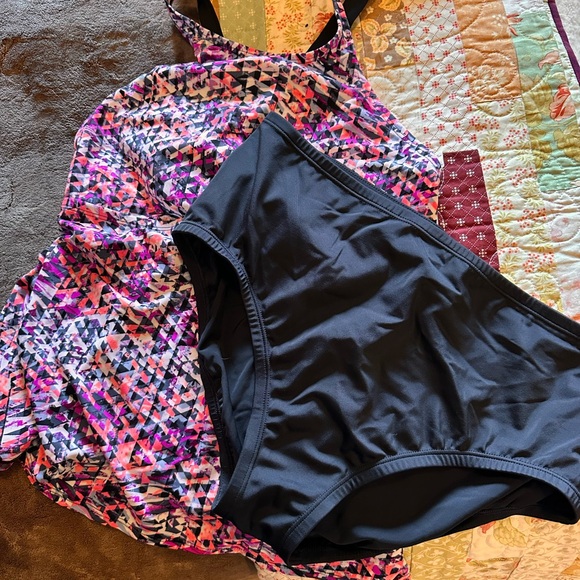 Nike Pink and Black Bikini Set - Picture 1 of 6